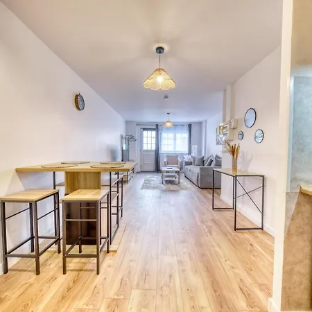 La Clemence - Close To Train Station - Garage Appartamento *