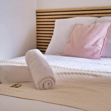 Apartment La Clemence - Close To Train Station - Garage Reims